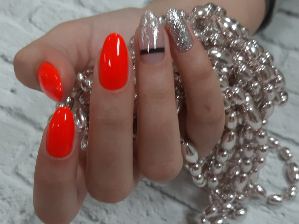 Коррекция наращивания ногтей