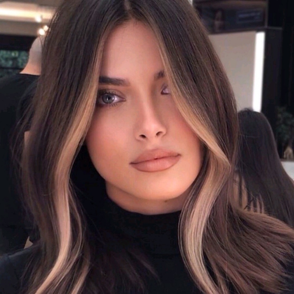 Контуринг ( акцентные пряди у лица)