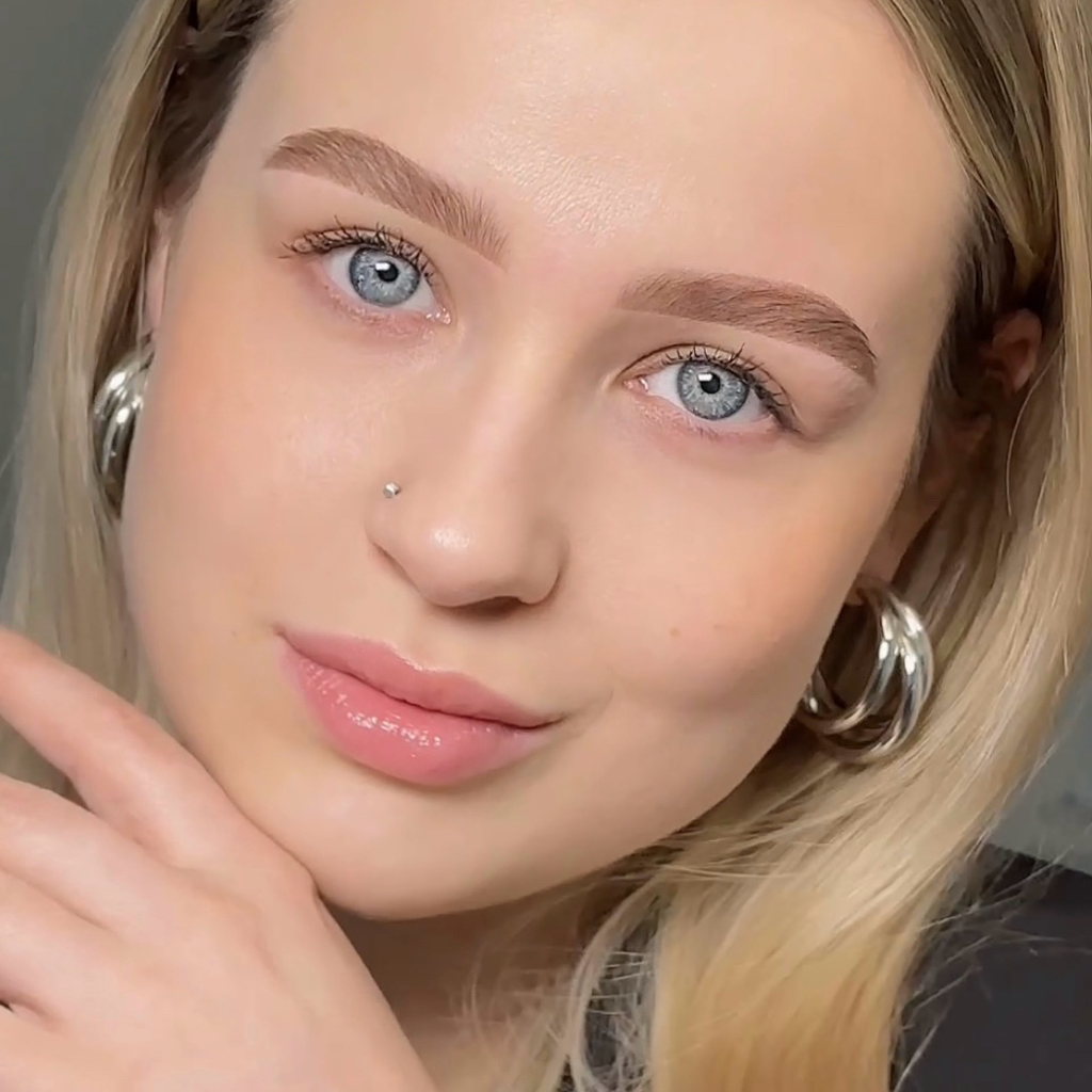 Окрашивание бровей краской