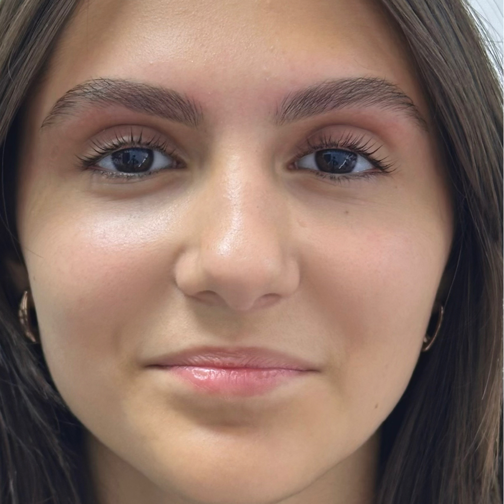 Коррекция бровей