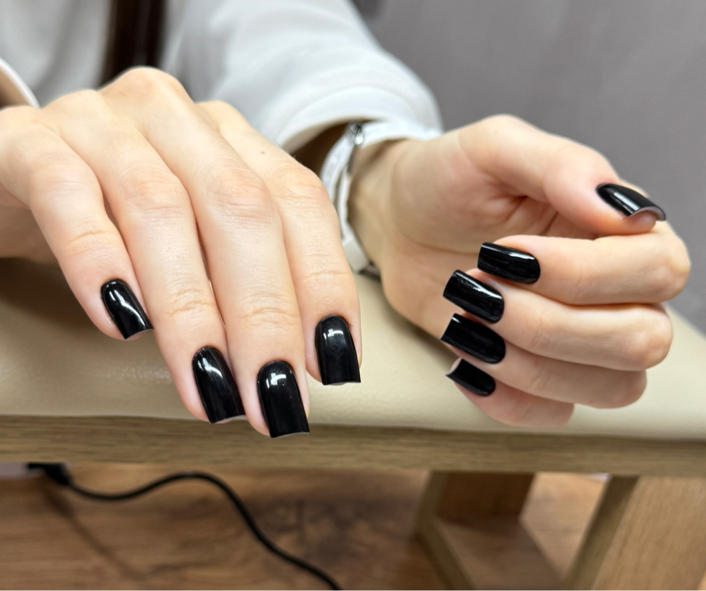 Маникюр + полный педикюр