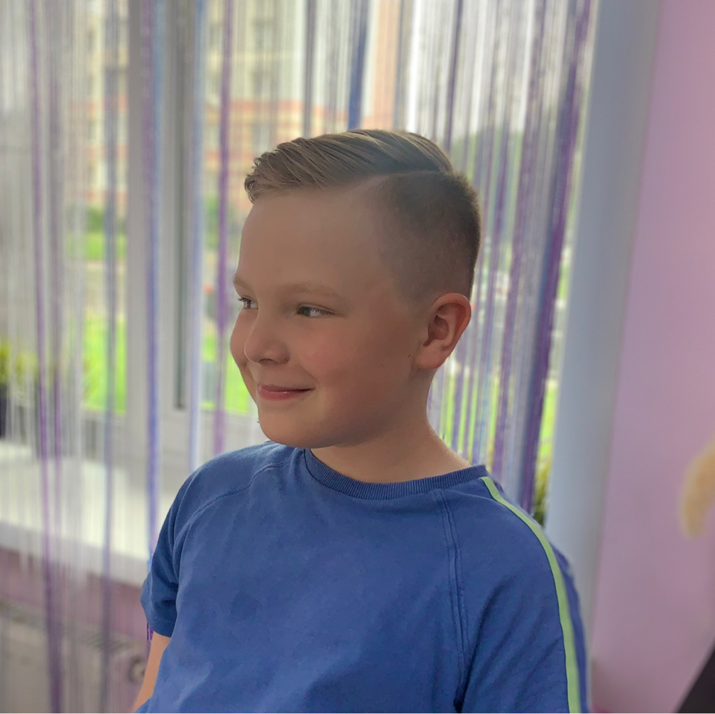 АКЦИЯ! Четверг - скидочный день. Стильная стрижка для мальчика