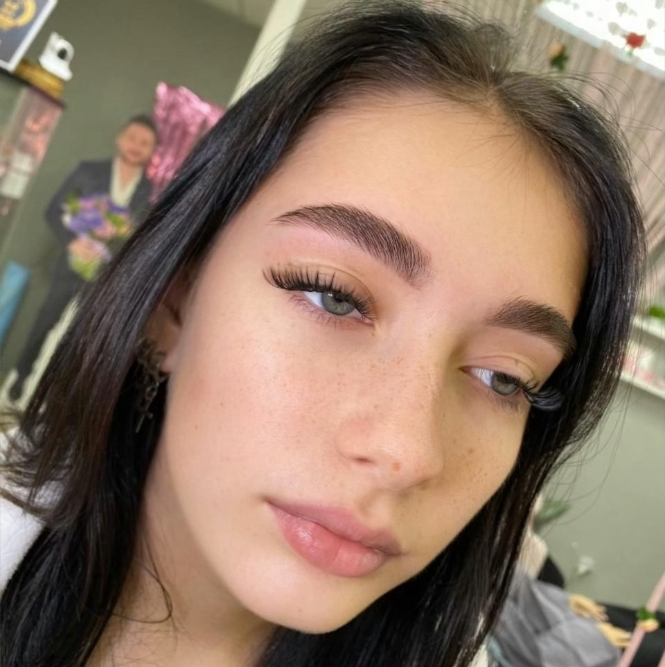 Оформление и окрашивание бровей