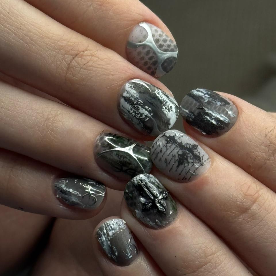 Маникюр + покрытие + любой сложности дизайн (длинна до 2)