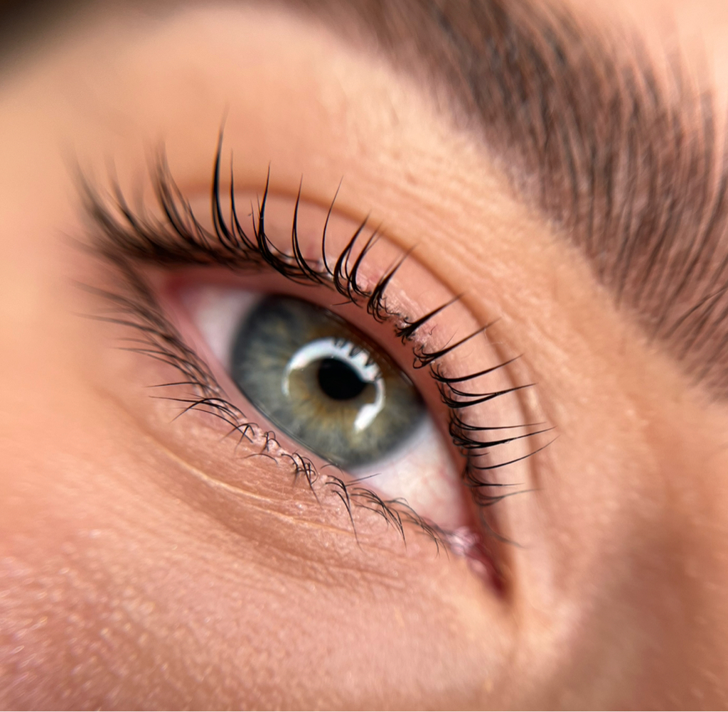 Окрашивание ресниц