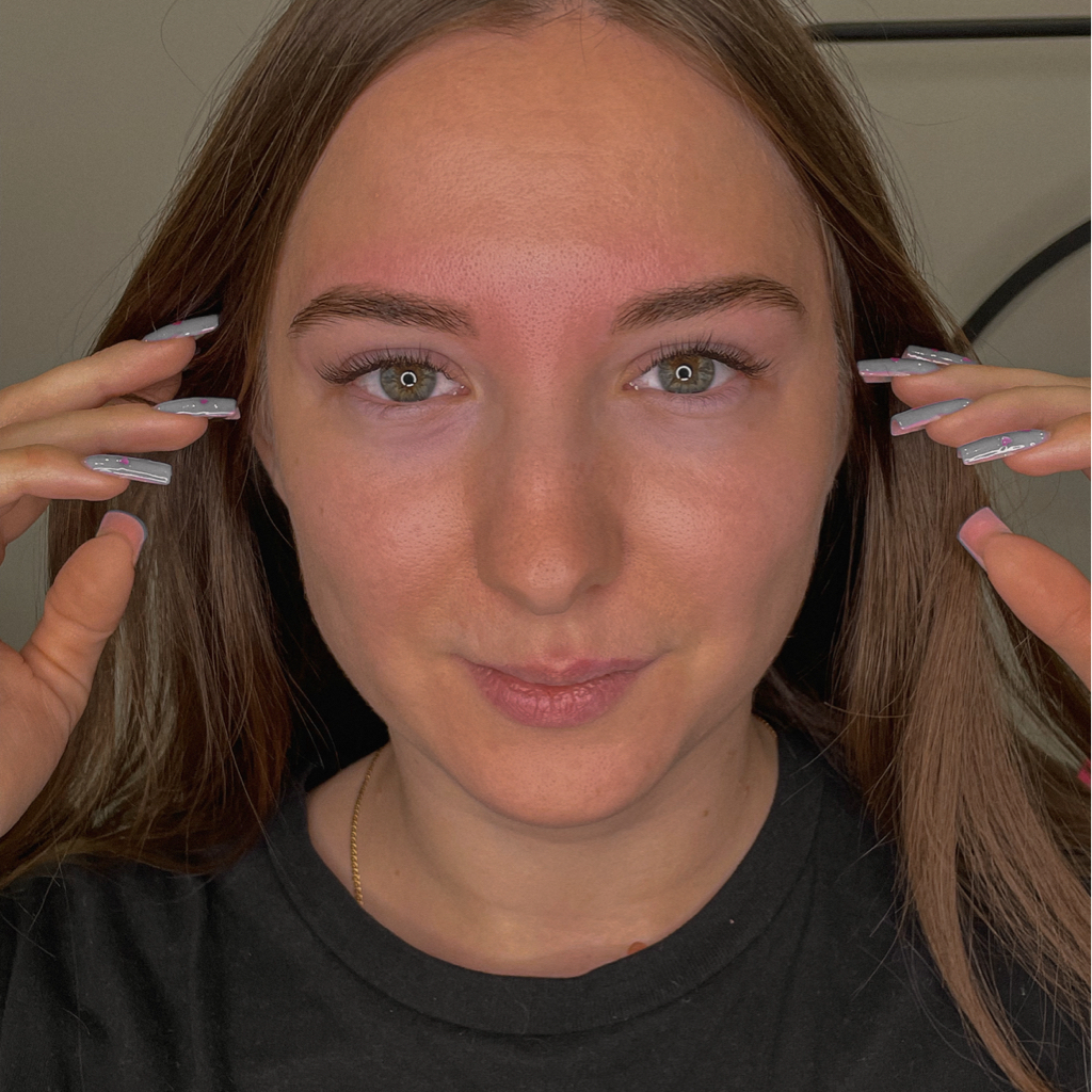 Комплекс «Total Beauty Look»  Наращивание верхних и нижних ресниц, оформление бровей