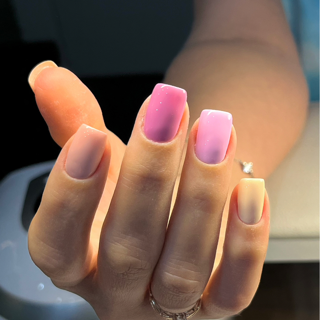 Маникюр с покрытием цветом + укрепление