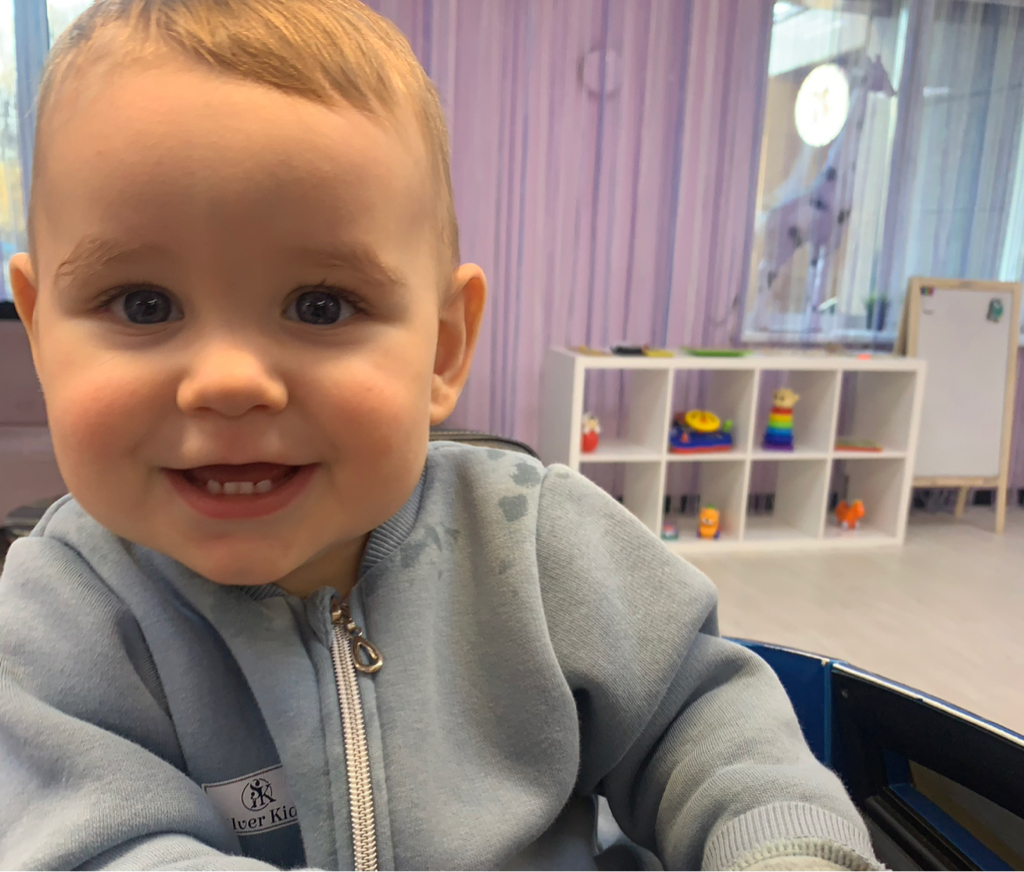 Первая стрижка в жизни ребенка (выдается диплом с фотографией и первым локоном малыша)