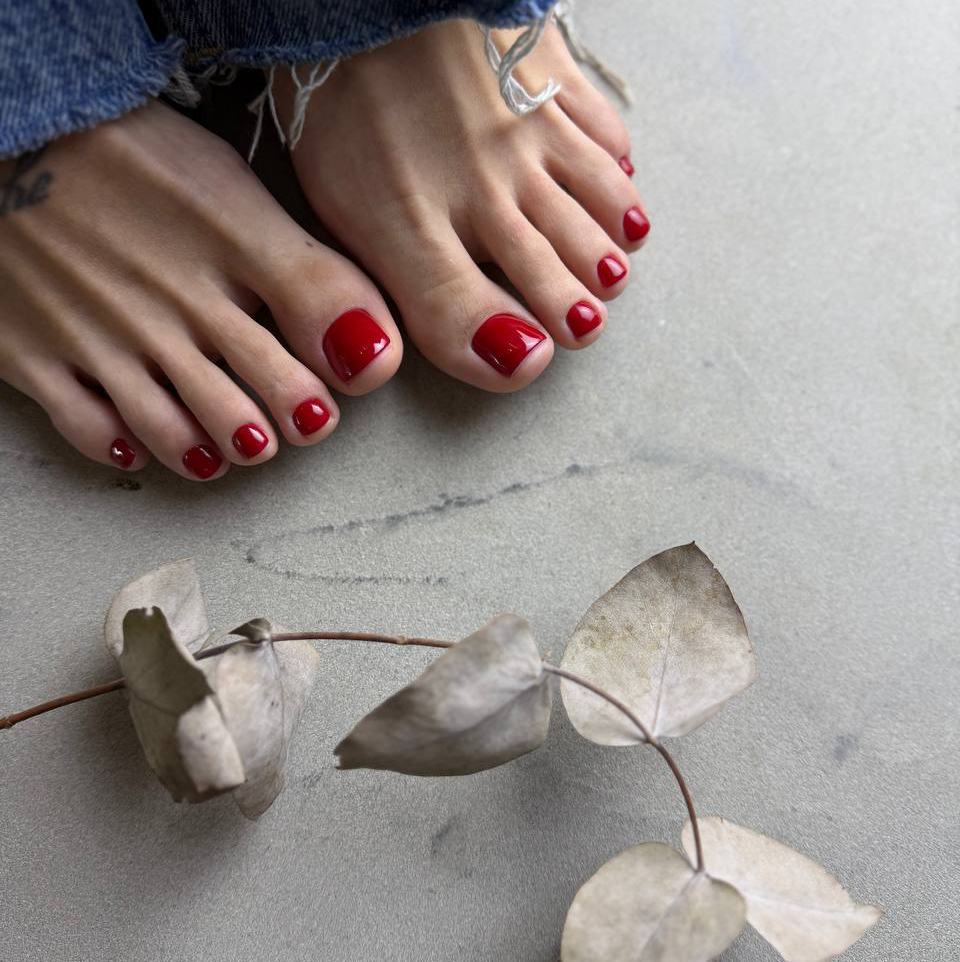 Комбинированный педикюр с покрытием гель-лак