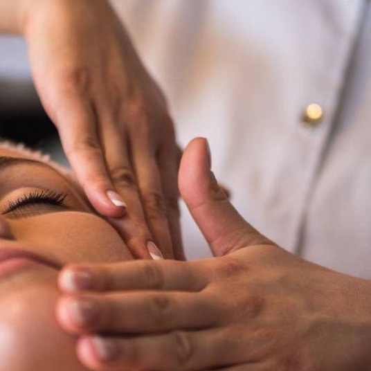 Массаж лица лимфодренажный