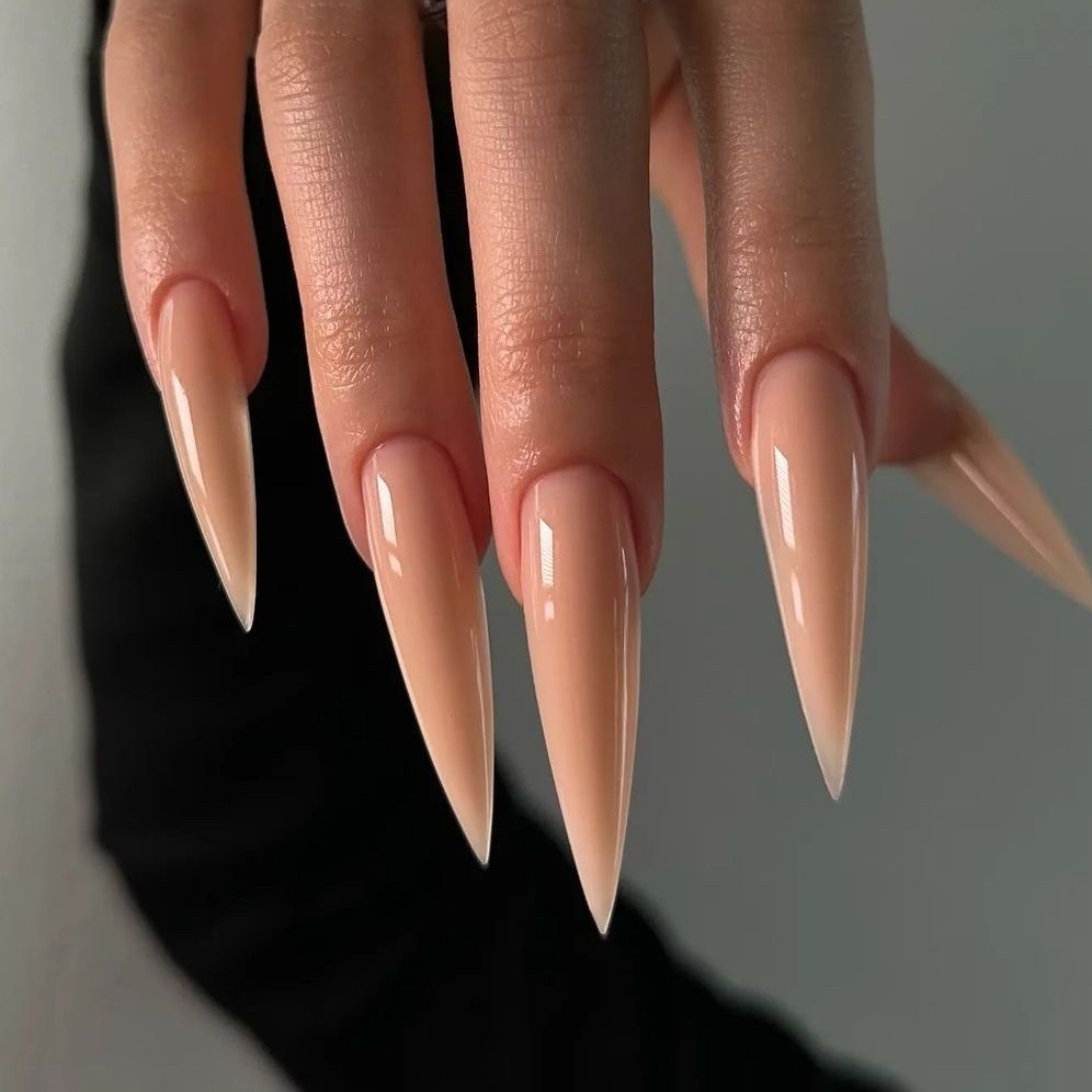 Коррекция нарощенных ногтей от 3 длины