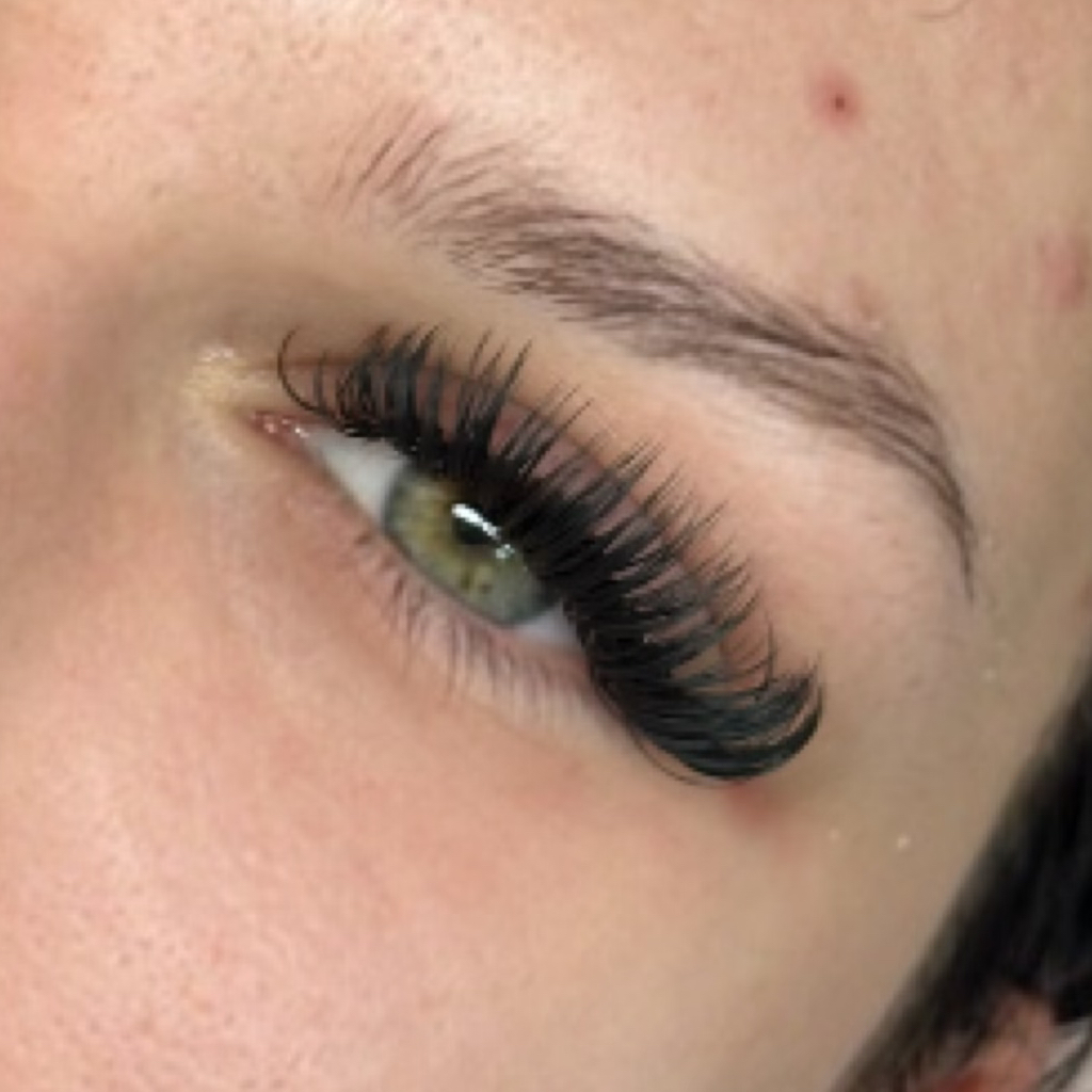 Наращивание ресниц 3D