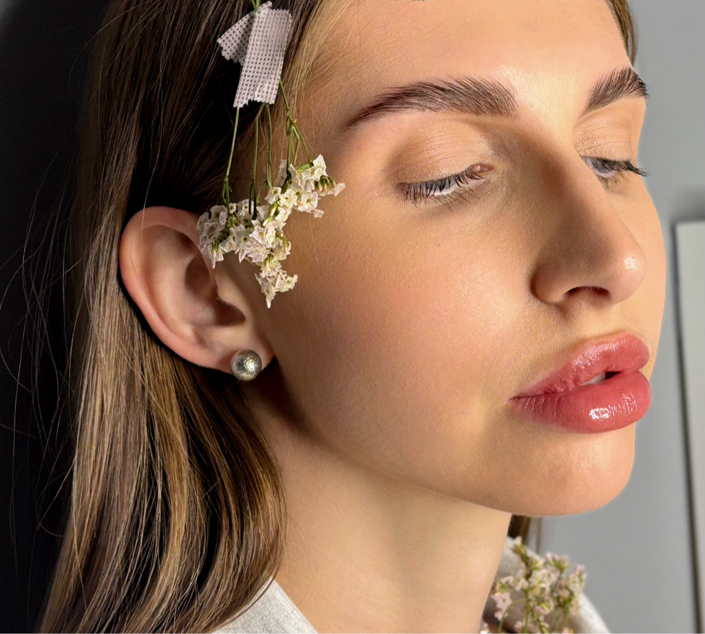 Окрашивание бровей хной / коррекция