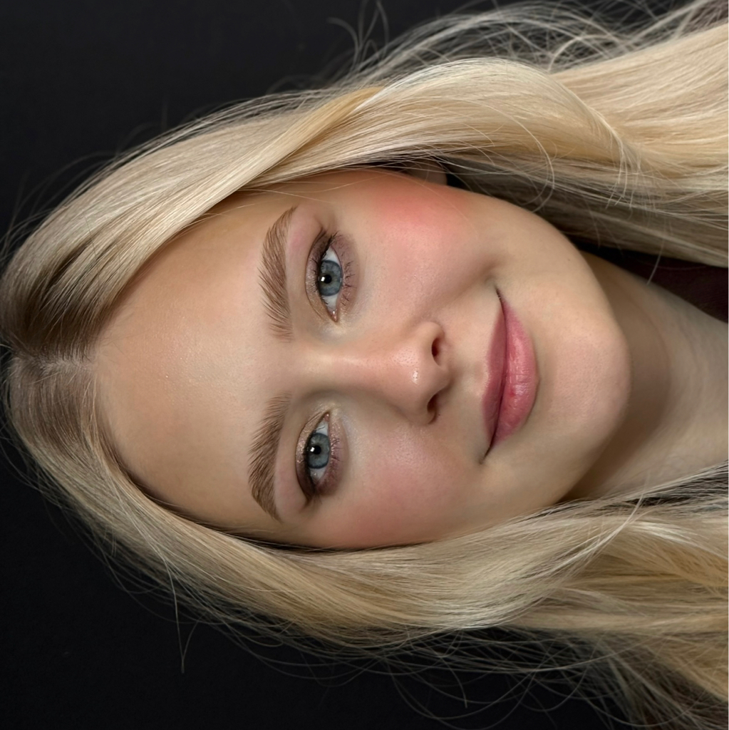 Осветление бровей (коррекция + тонирование )