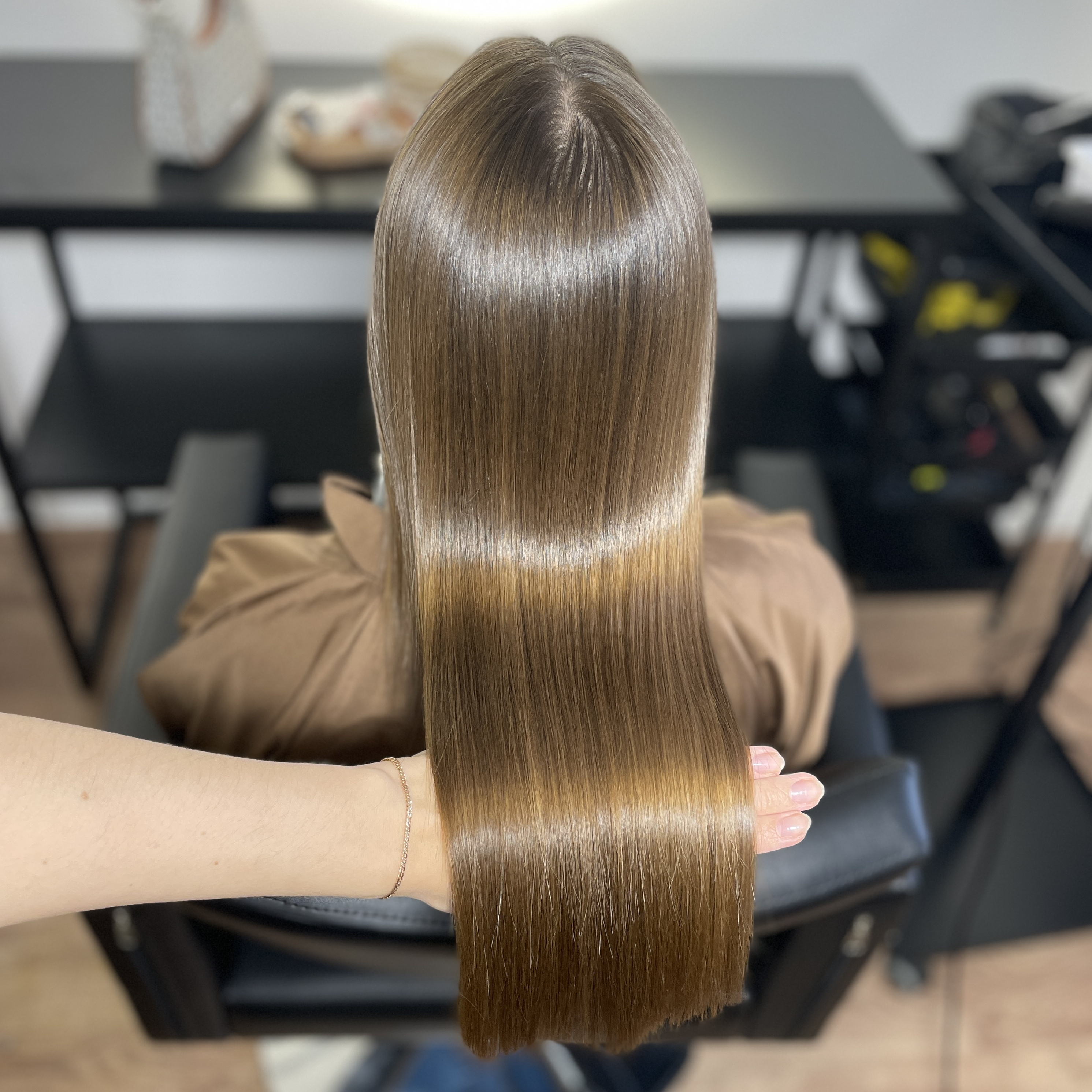 Кератиновое Выпрямление