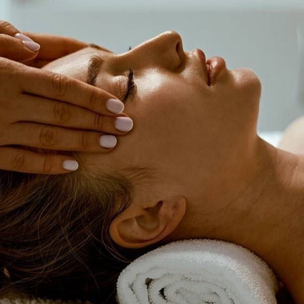 Лифтинг массаж лица (маска на выбор входит в стоимость)