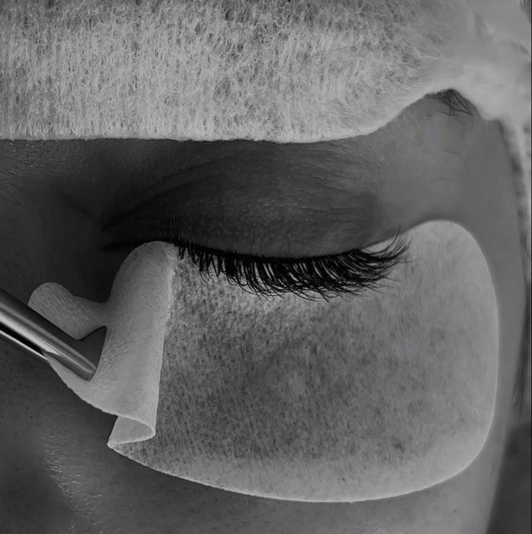 Наращивание ресниц классика