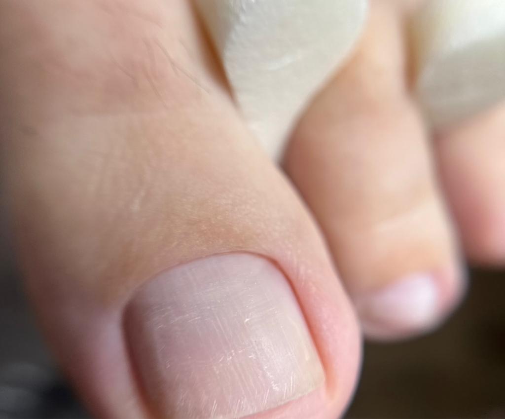 Аппаратный педикюр + покрытие гель-лак (пальчики)