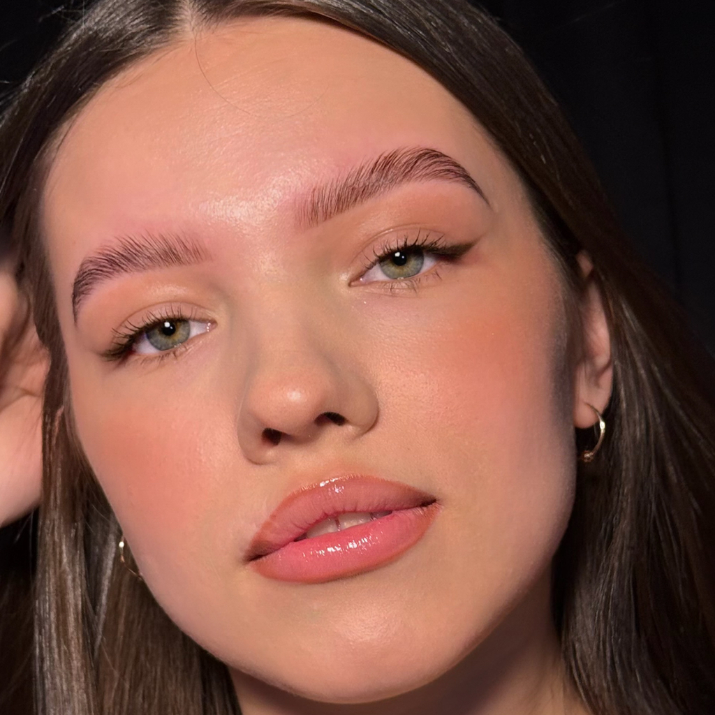 Ламинирование бровей с окрашиванием и коррекцией