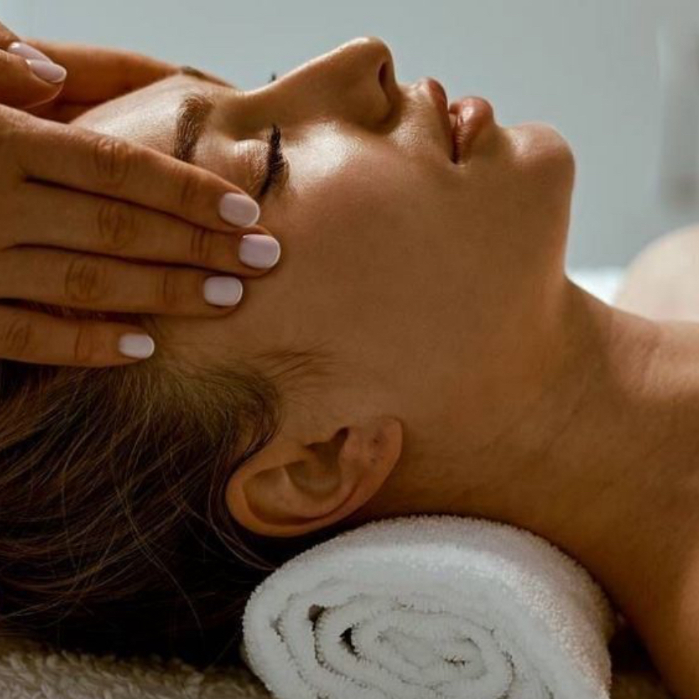 Лимфодренажный массаж лица (маска входит в стоимость)