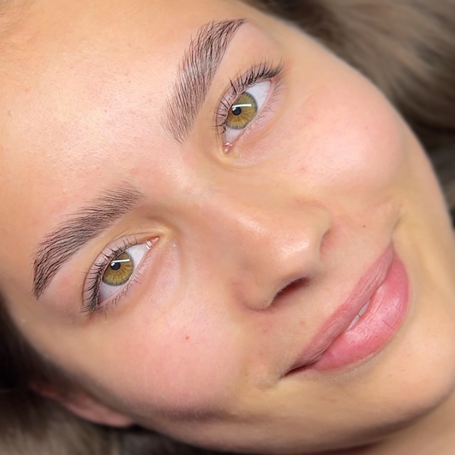 КОМБО - Ламинирование верхних ресниц + долговременная укладка бровей + окрашивание + коррекция