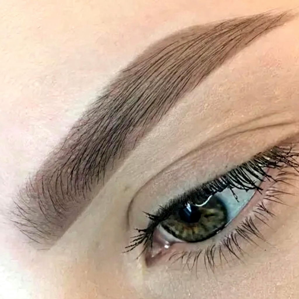 Коррекция бровей