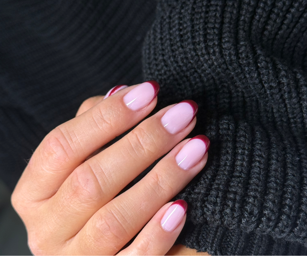 Die Maniküre mit Gel