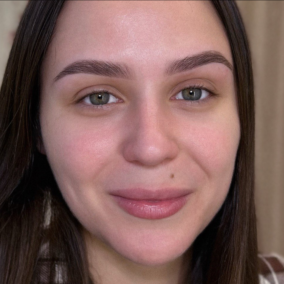 Коррекция и окрашивание бровей