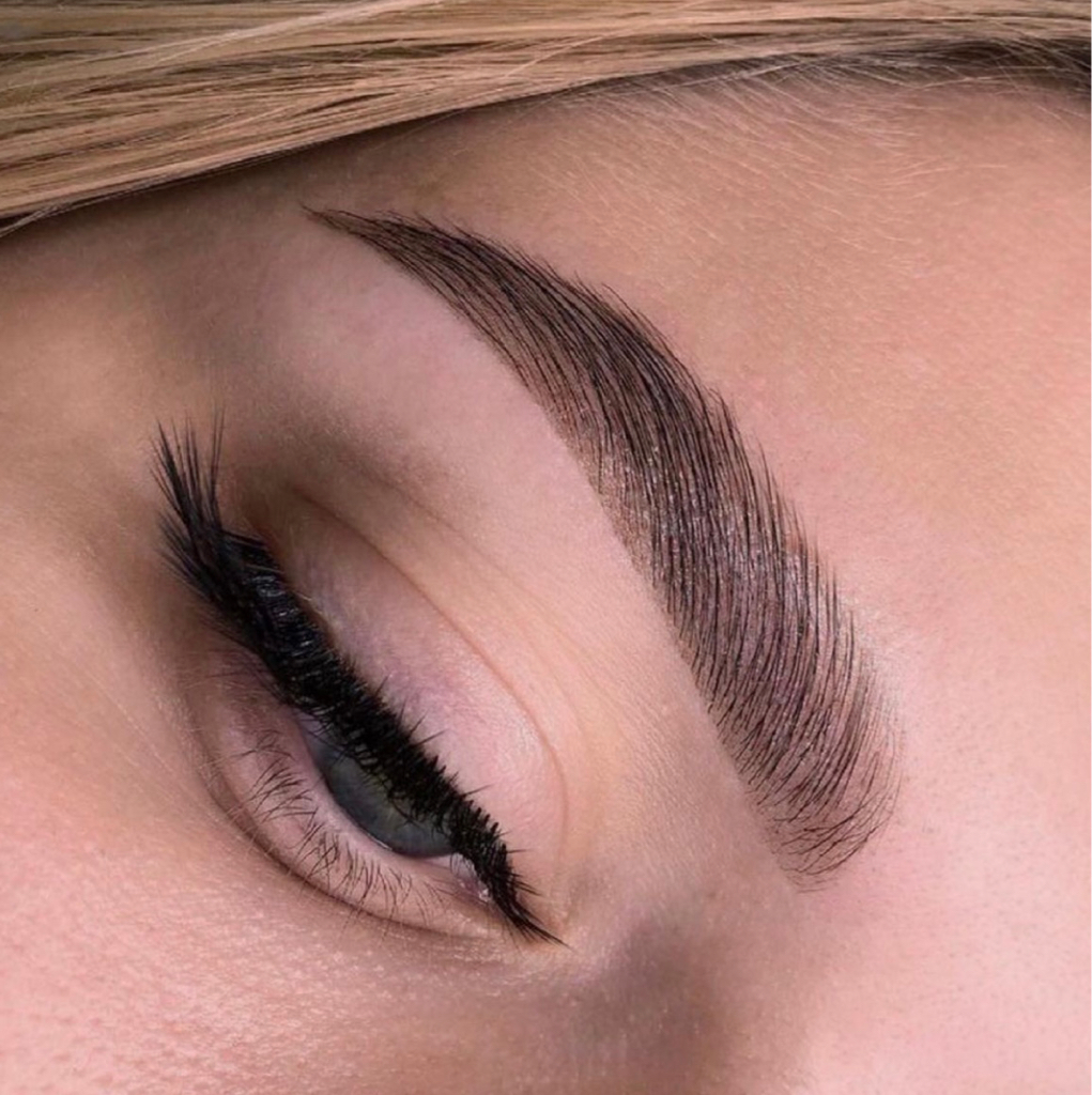 Комбо  наращивание ресниц + Ламинирование  Бровей