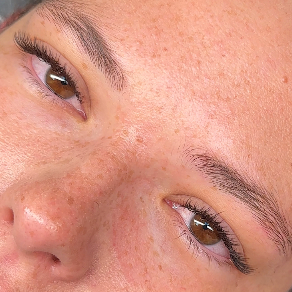 LED Классическое наращивание ресниц