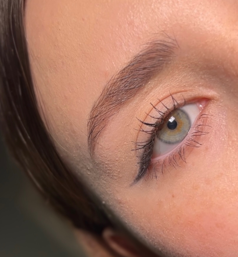 Осветление бровей ( осветление + коррекция)