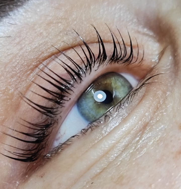 Ламинирование ресниц + окрашивание + уход