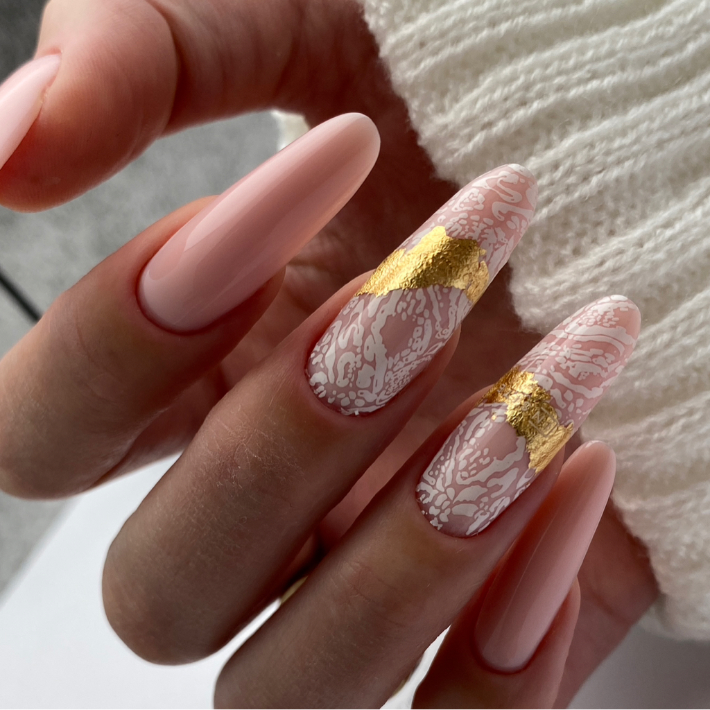 Наращивание ногтей