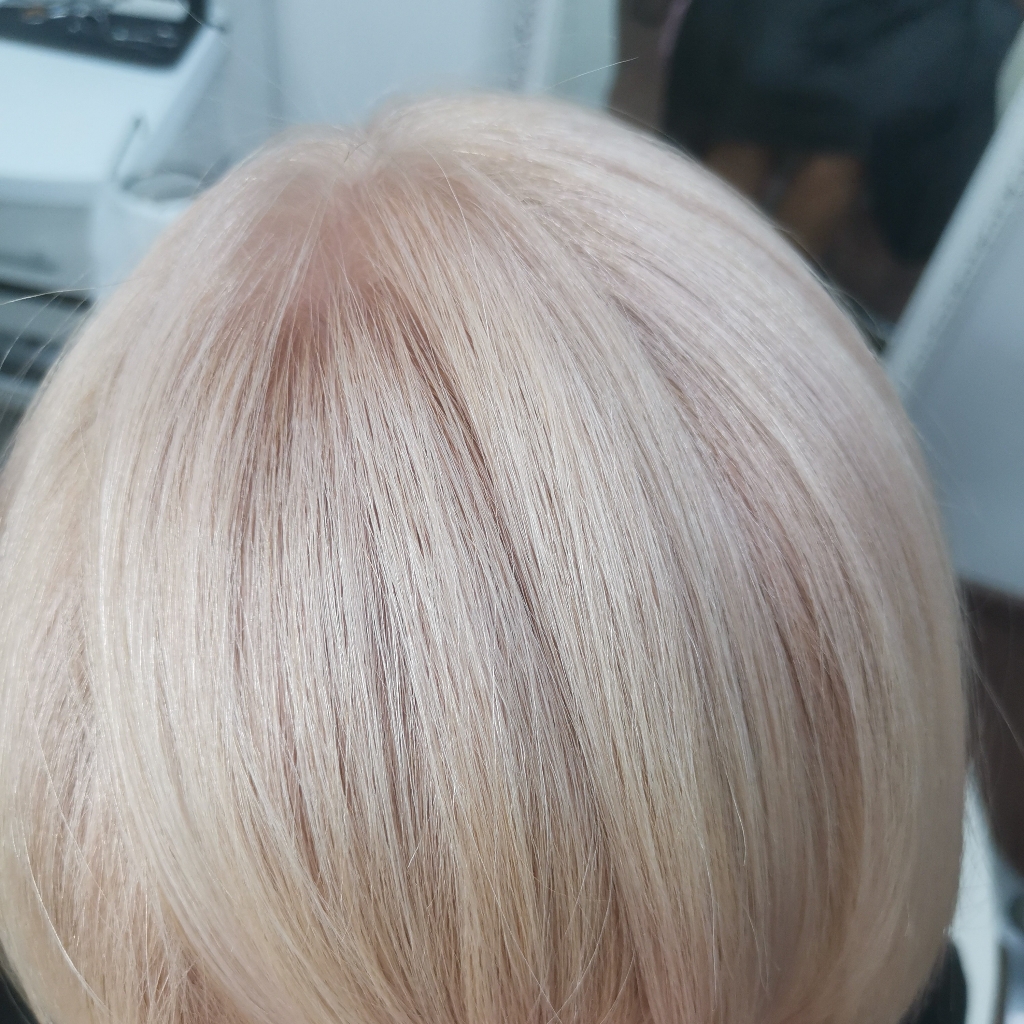 тотал блонд на среднюю длину (до плеч)