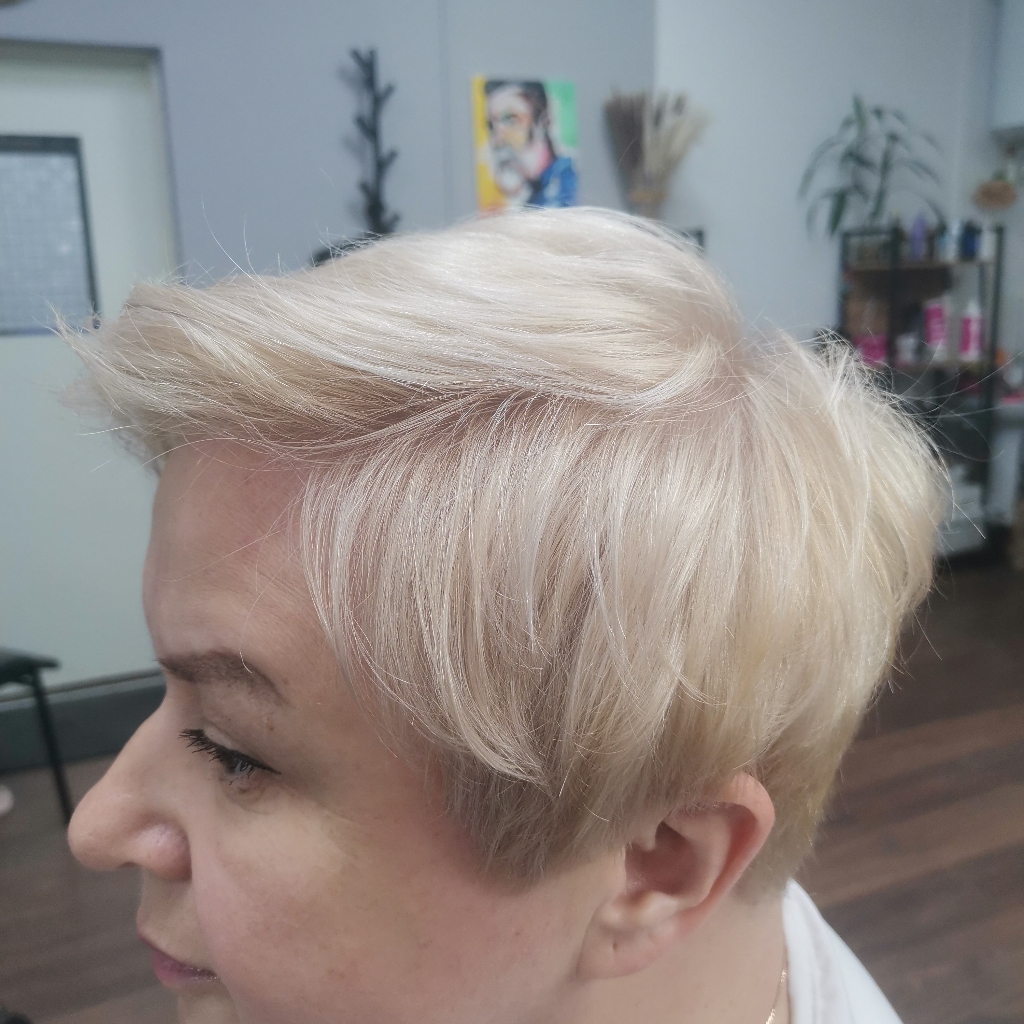 тотал блонд на короткую длину
