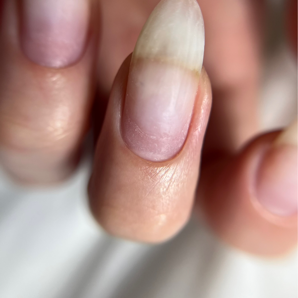 Снятие гель-лака, аппаратный/комби маникюр, спа уход для рук 1400 рублей. Без СНЯТИЯ (-200р)