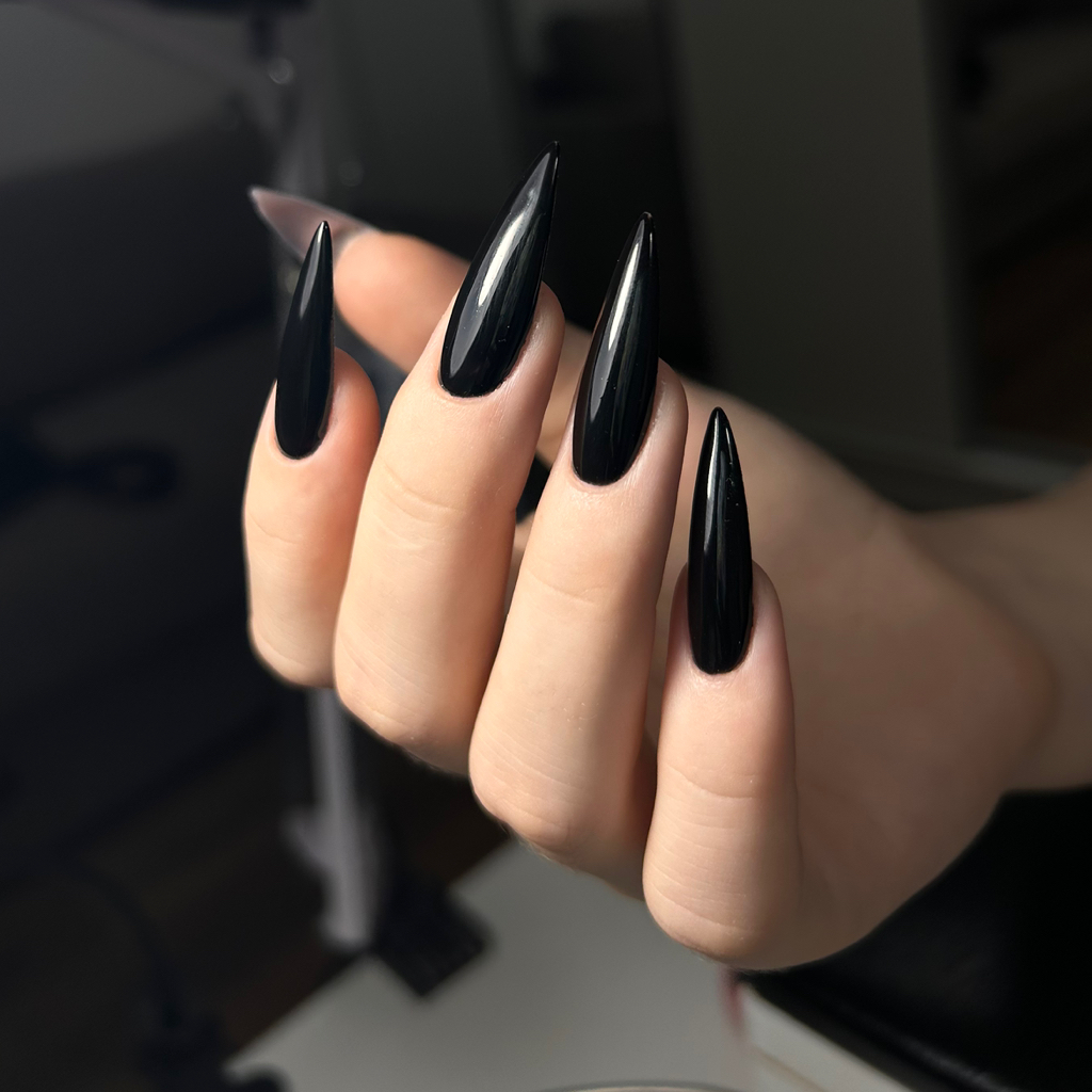 Наращивание ногтей с покрытием