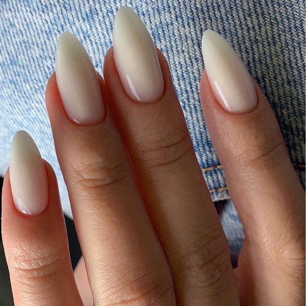 Комбинированный маникюр+укрепление гелем+покрытие гель-лак.    Наше снятие бесплатно, от других мастеров +200 рублей.  Если ногти макси длинные +200р