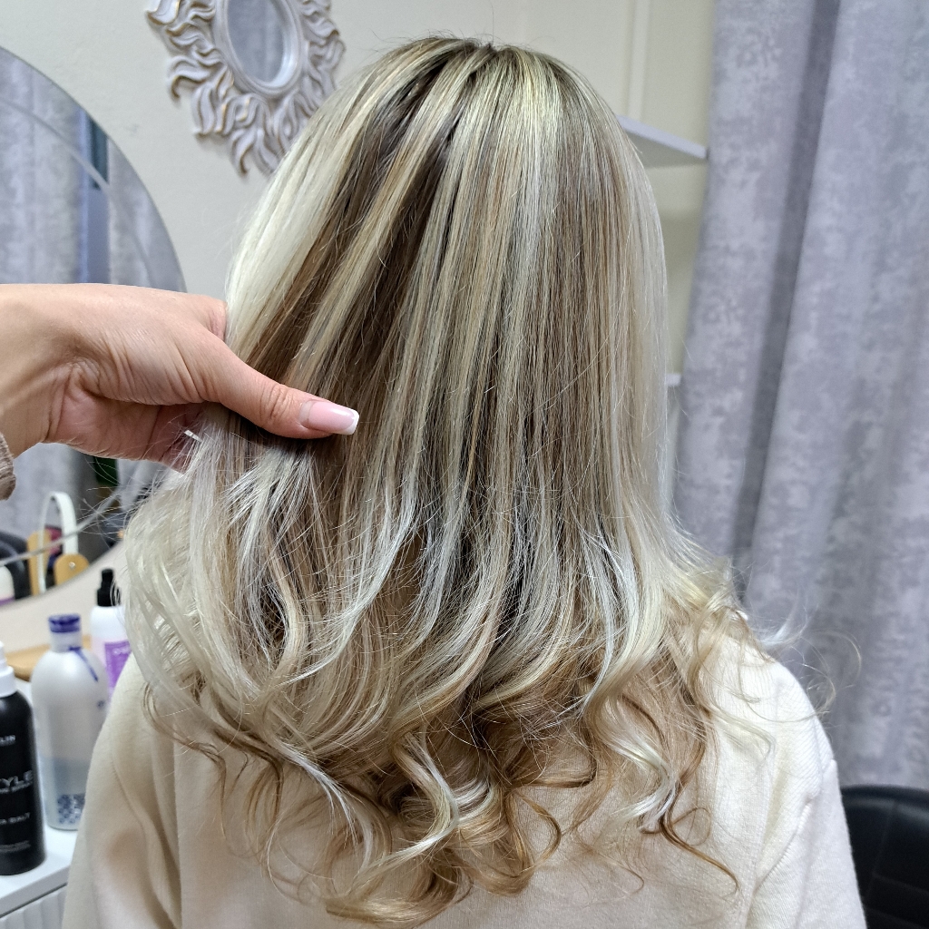 Окрашивание прядей