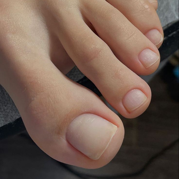 Гигиеническая обработка пальчиков ног( женский)