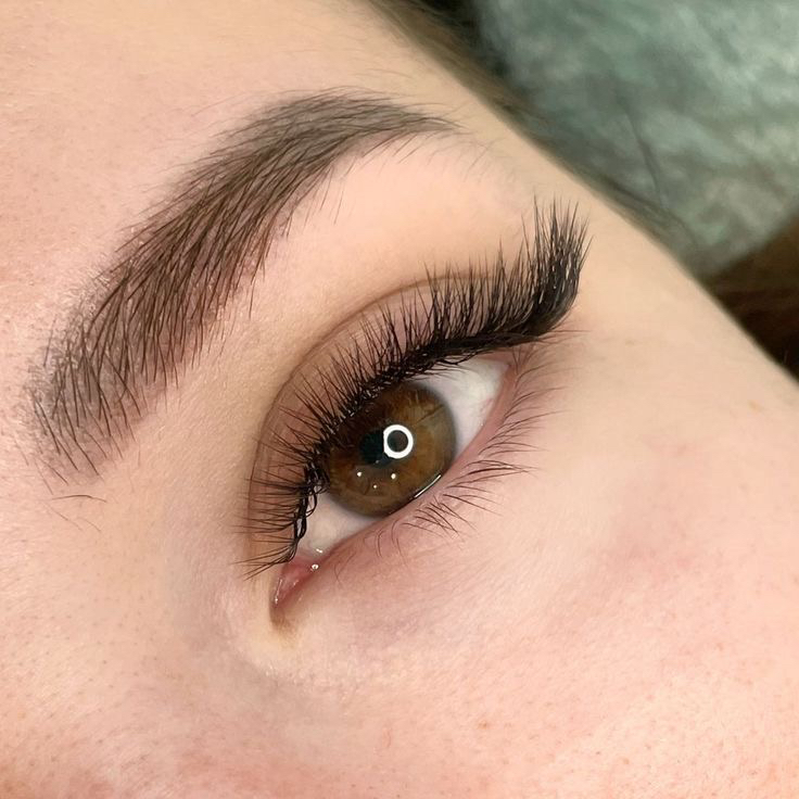 Наращивание ресниц 2,5D