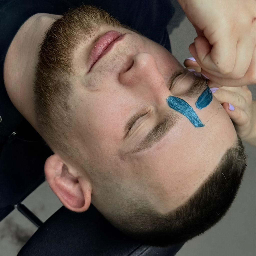 Оформление бровей