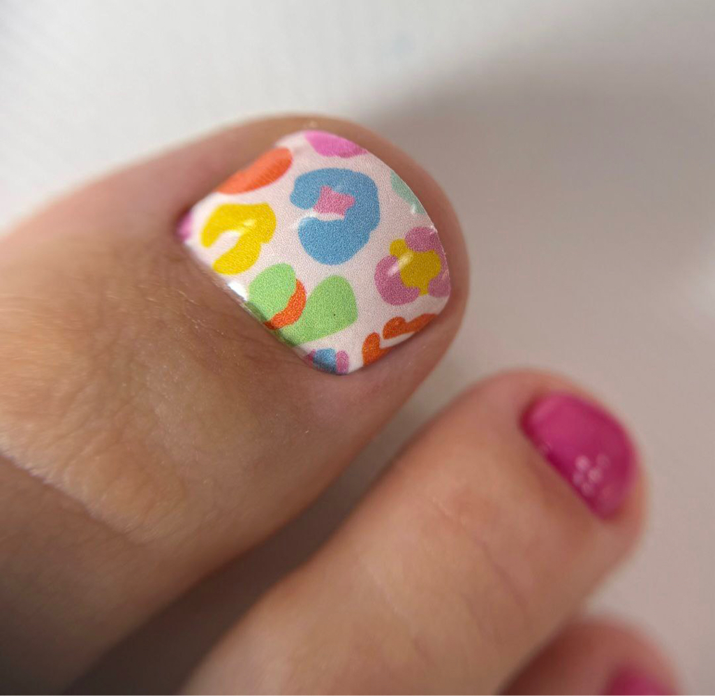 Снятие гель-лака + педикюр + покрытие гель-лаком + дизайн