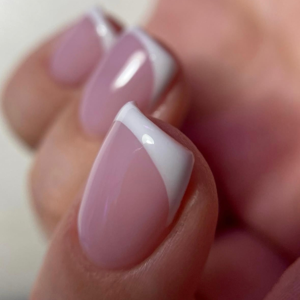 Французский маникюр (гель-лак)