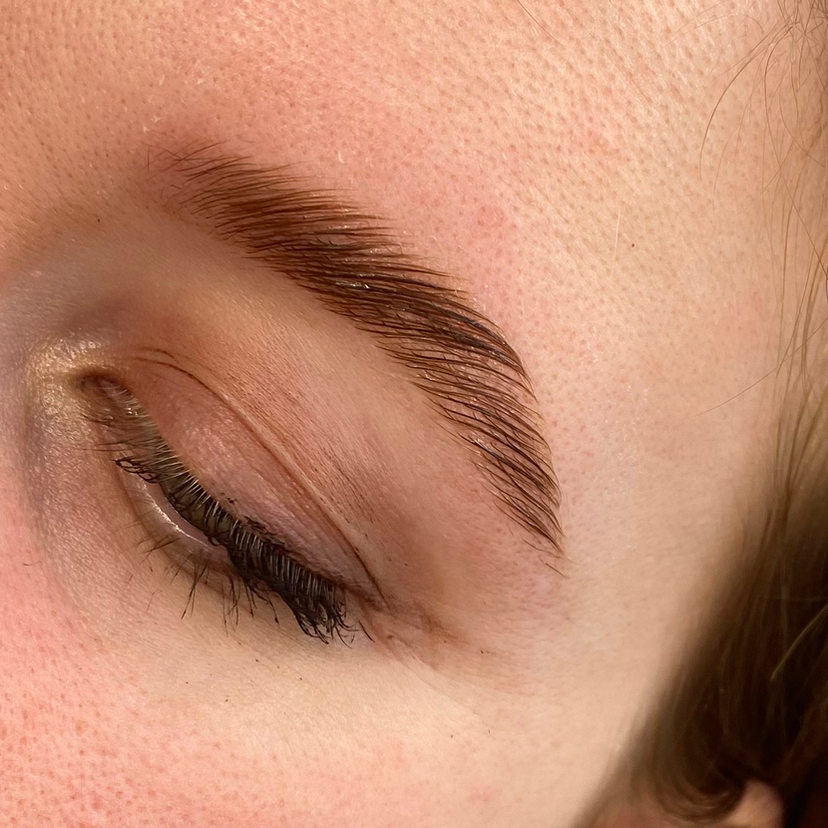 Долговременная укладка бровей  ( окрашивание + коррекция )