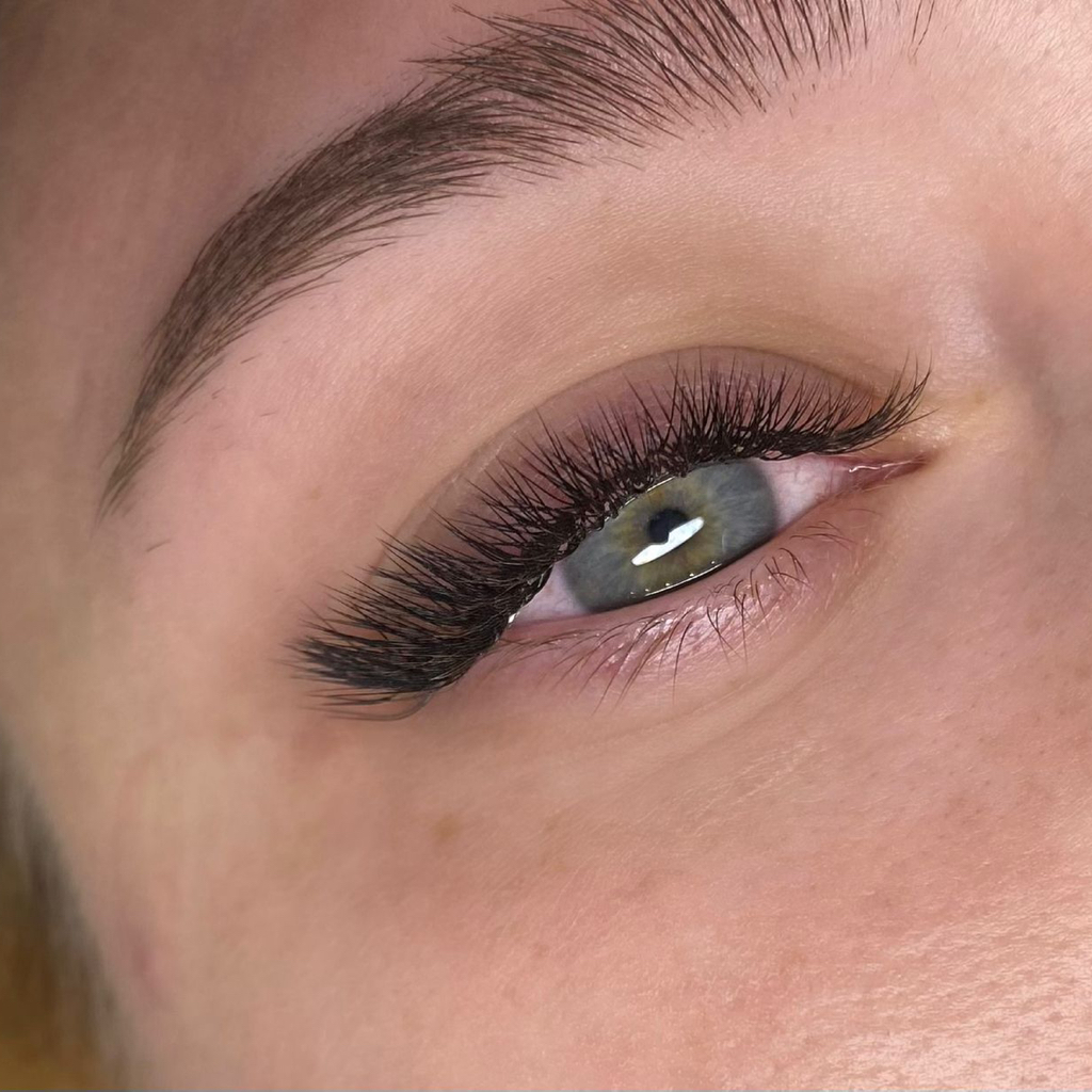 Поймай ноябрьскую скидку! -25% на первое наращивание ресниц до конца ноября.