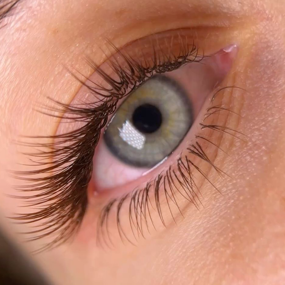 Наращивание нижних ресниц