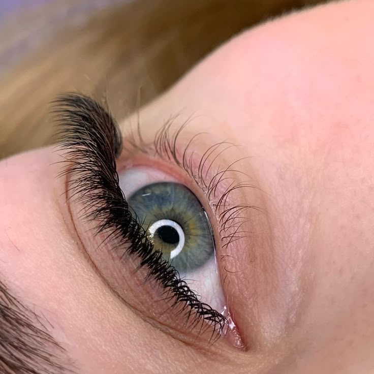 Наращивание ресниц (2,5-3D)