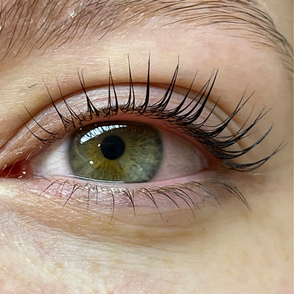 Ламинирование ресниц с окрашиванием