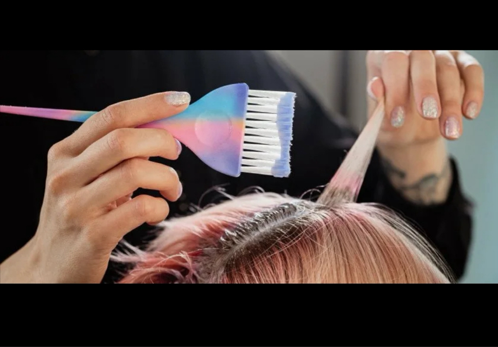 Окрашивание корней, красителем клиента